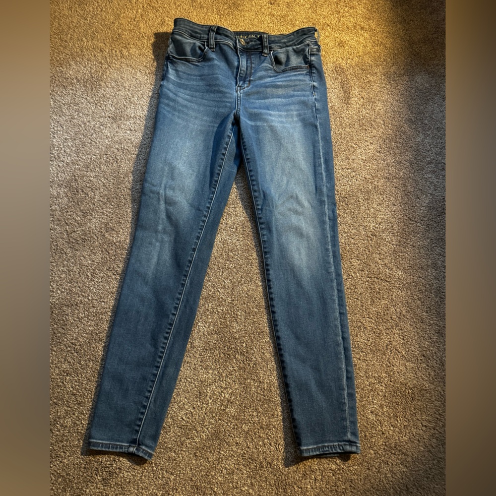 Medium wash American eagle high rise jegging size 10
